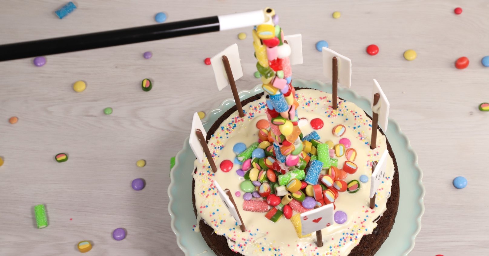 Rezept für einen magischen Zauberkuchen | TOGGO Eltern